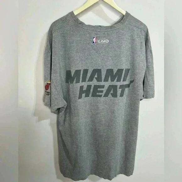 Vintage NBA Blue Label Miami Heat T-shirt Size XL - Picture 9 of 9
